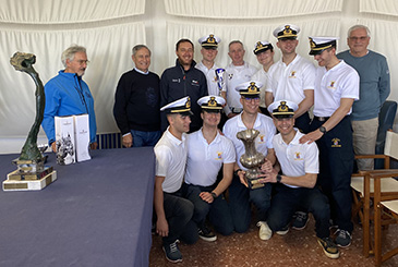 Antares della Marina Militare vince la XLIX Coppa Carnevale. 